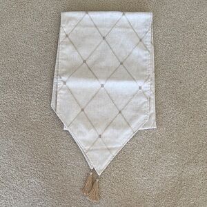 Elegant Cream/Gold/Tan Table Runner with Tassels